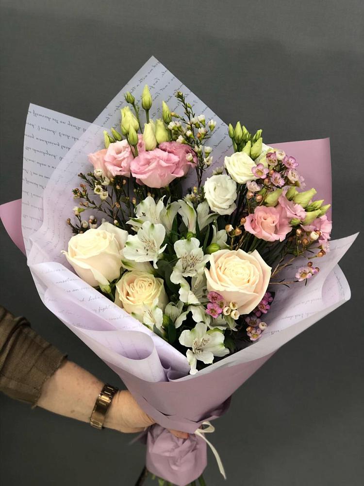 Букет цветов из: Альстромерии, Розы и Лизиантусы в Каргалинской