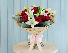 Букет цветов из:  Лилии и Розы #REPLACE_PRED# Каргалинской