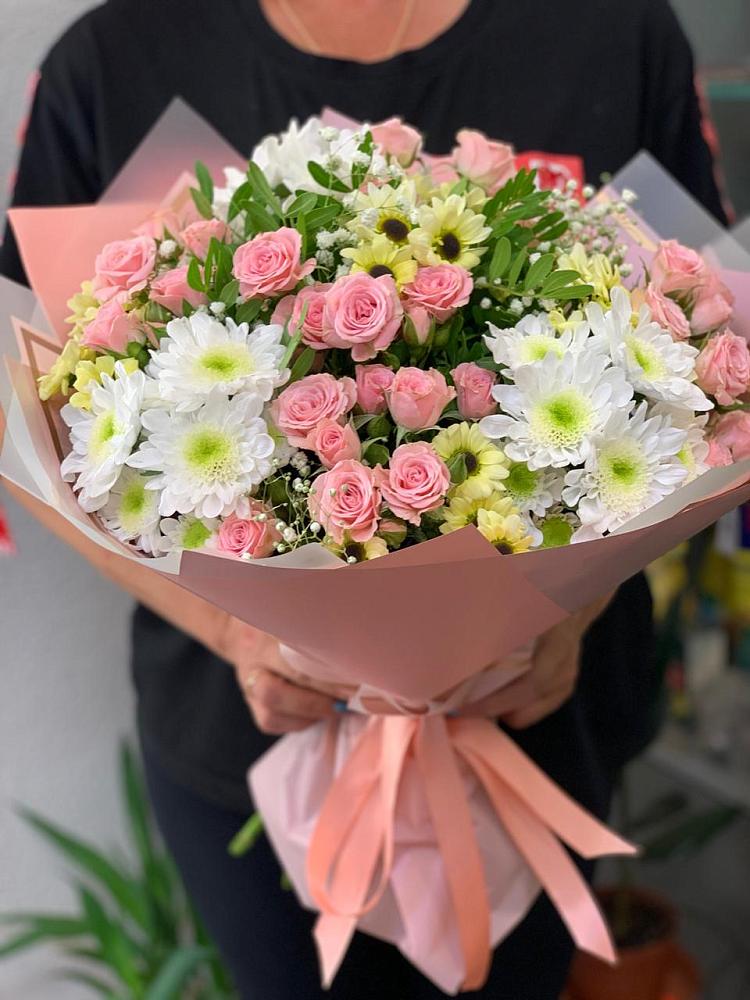 Букет цветов из: Розы и Хризантемы в Каргалинской