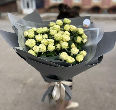 Букет Белые кустовые розы Солинеро в Каргалинской
