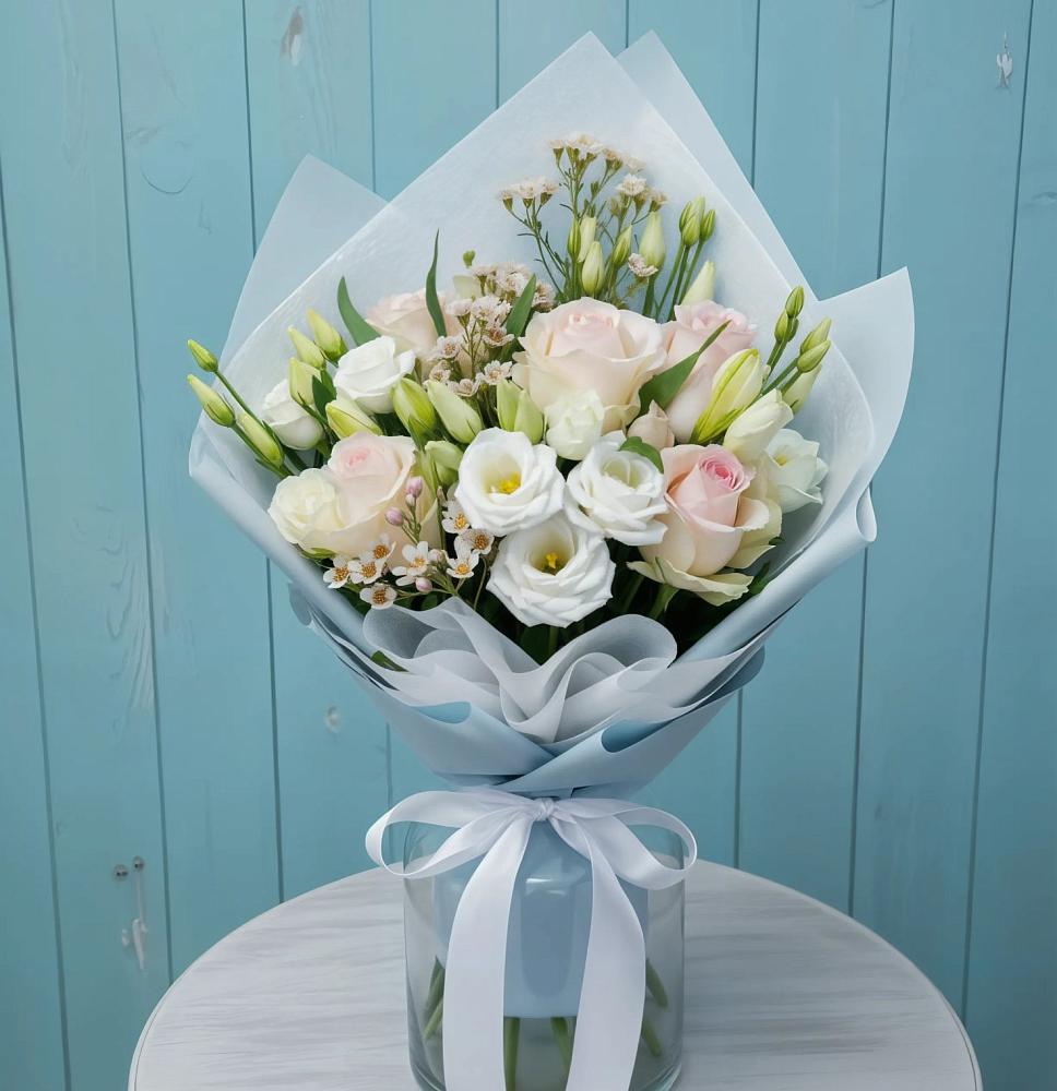 Букет цветов из: Розы и Лизиантусы в Каргалинской