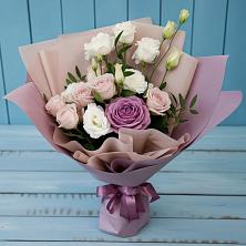 Букет цветов из:  Розы и Лизиантусы в Каргалинской