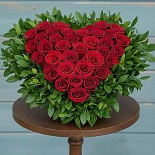 Цветочная композиция из Розы в виде сердца в Каргалинской