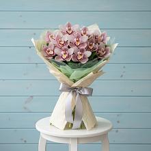 Букет цветов из:  Орхидеи и Розы в Каргалинской