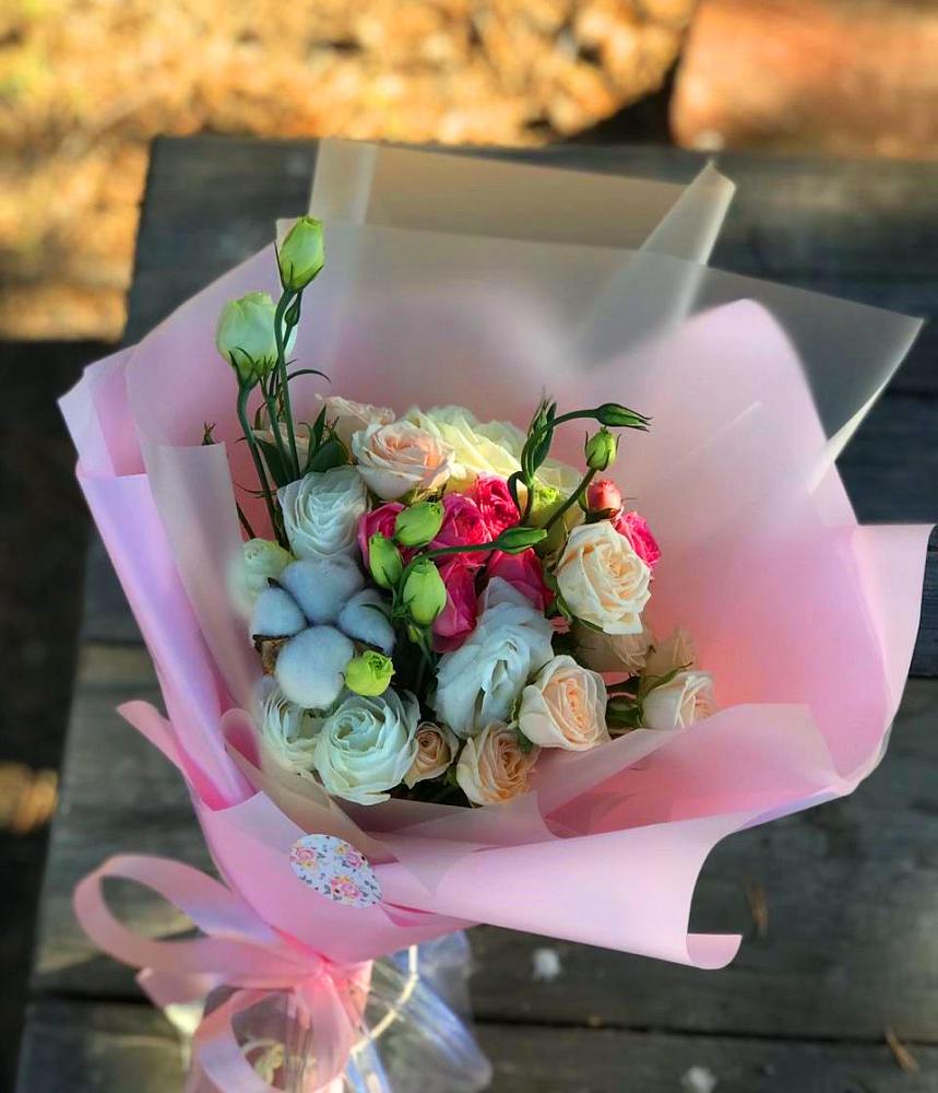 Букет цветов из: Розы и Лизиантусы в Каргалинской