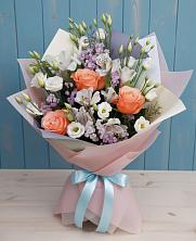 Букет цветов из:  Лизиантусы, Розы, Альстромерии и Гипсофила в Каргалинской