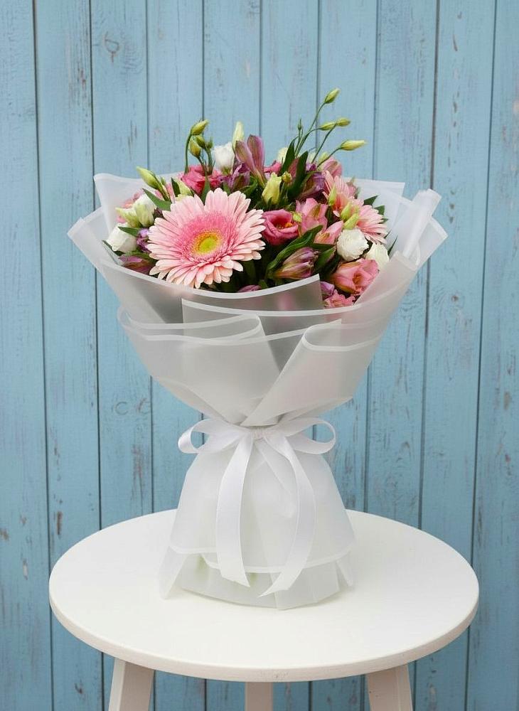 Букет цветов из: Герберы, Альстромерии и Лизиантусы в Каргалинской