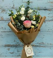 Букет цветов из:  Розы и Лизиантусы в Каргалинской