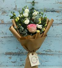Букет цветов из:  Розы и Лизиантусы в Каргалинской