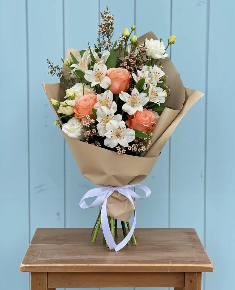 Букет цветов из: Альстромерии, Лизиантусы, Розы и Хризантемы в Каргалинской