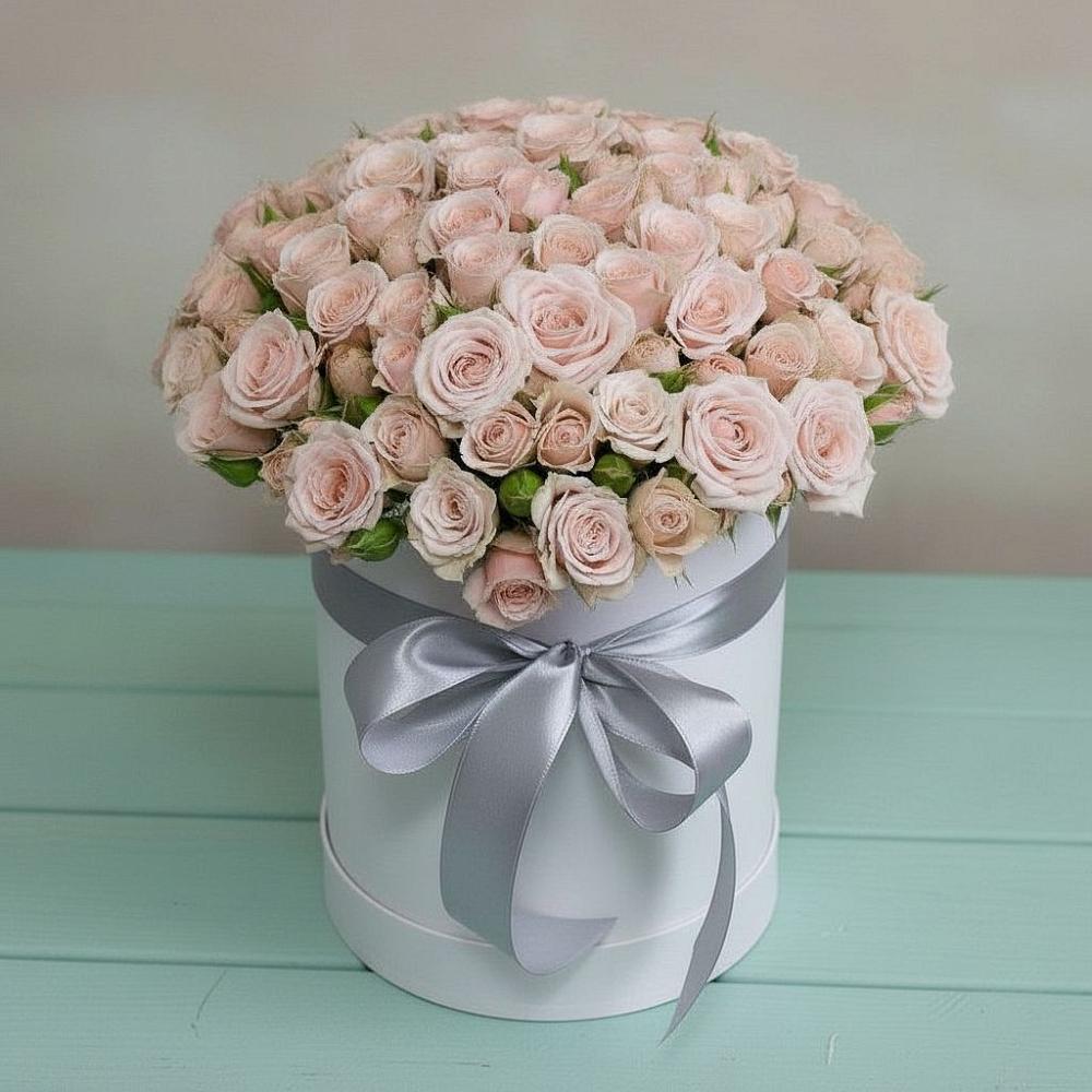 Цветочная композиция из Розы в шляпной коробке в Каргалинской